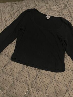 Tilly's Black Long Sleeve Scoop Neck Top